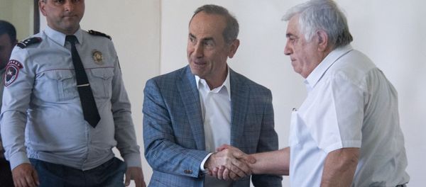 Роберт Кочарян с адвокатом Рубеном Саакяном на заседании суда по делу 1 марта (15 мая 2019). Еревaн - Sputnik Արմենիա