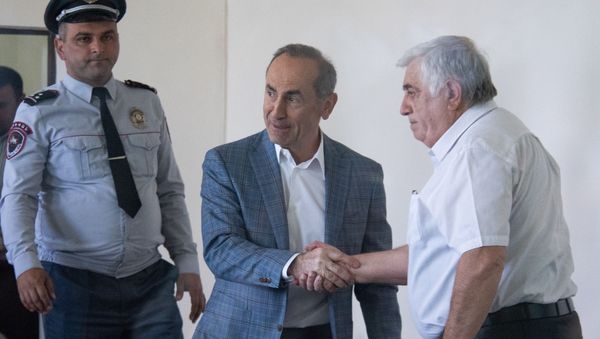 Роберт Кочарян с адвокатом Рубеном Саакяном на заседании суда по делу 1 марта (15 мая 2019). Еревaн - Sputnik Արմենիա