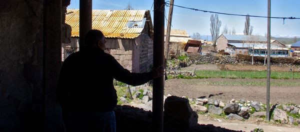 Артавазд Саакян, владелец орбушившегося дома в селе Хнаберд, Арагацотн - Sputnik Արմենիա