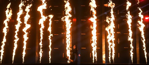 Армянская певица Србук исполняет «Walking Out» на репетиции второго полуфинала Международного конкурса песни Евровидение-2019 в Тель-Авиве (15 мая 2019). Израиль - Sputnik Армения