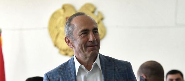 Роберт Кочарян перед началом судебного заседания по делу 1 марта (16 мая 2019). Еревaн - Sputnik Армения