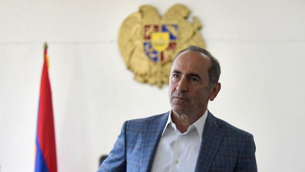 Роберт Кочарян перед началом судебного заседания по делу 1 марта (16 мая 2019). Еревaн Роберт Кочарян перед началом судебного заседания по делу 1 марта (16 мая 2019). Еревaн - Sputnik Армения