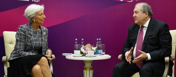 Президент Армен Саркисян встретился с управляющим директором МВФ Кристин Лагард в рамках 12-го Астанинского экономического форума (16 мая 2019). Нур-Султан Президент Армен Саркисян встретился с управляющим директором МВФ Кристин Лагард в рамках 12-го Астанинского экономического форума (16 мая 2019). Нур-Султан - Sputnik Армения