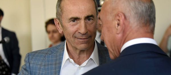 Экс-президент Карабаха Аркадий Гукасян и Роберт Кочарян в зале суда по делу 1 марта (16 мая 2019). Еревaн - Sputnik Армения