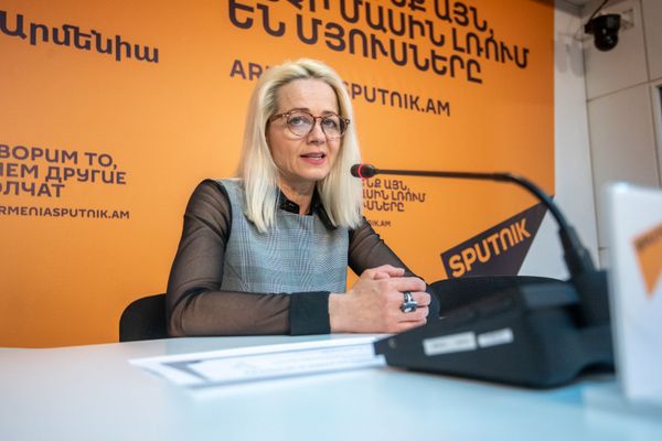 Коньяк, медлительность — стереотипы: что армяне и эстонцы знают друг о друге - Sputnik Армения