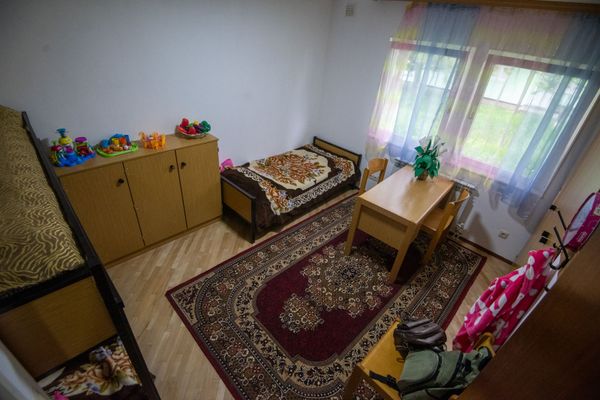 Ругаемся, обижаемся, но любим: SOS- мамы заменили детям родительское тепло - Sputnik Армения