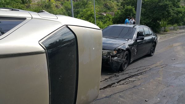 Ավտովթար Երևանում. երթևեկությունը կաթվածահար է եղել. լուսանկարներ - Sputnik Արմենիա
