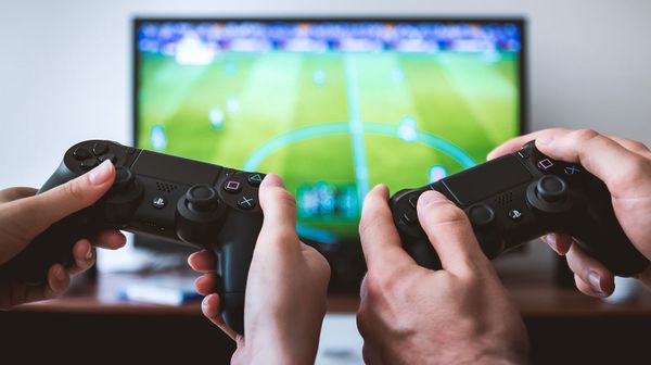 Геймеры за игрой в PlayStation - Sputnik Արմենիա