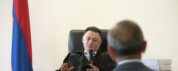 Судья Давид Григорян слушает Роберта Кочаряна во время заседания по делу 1 марта (17 мая 2019). Еревaн - Sputnik Армения