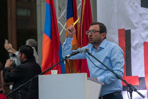 Партия Дашнакцутюн провела митинг и показала желтую карточку правительству - Sputnik Армения