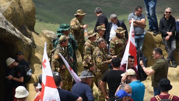 Акция протеста в грузинском монастыре Давид-Гареджи  - Sputnik Армения
