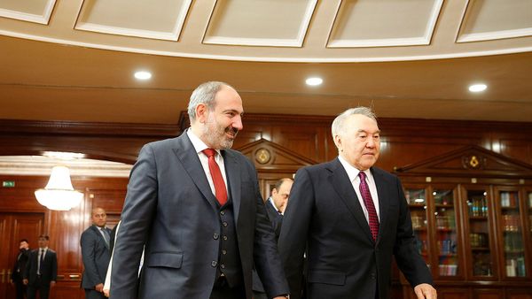 Премьер-министр Армении Никол Пашинян встретился с первым президентом Казахстана Нурсултаном Назарбаевым (28 мая 2019). Нур-Султан - Sputnik Армения