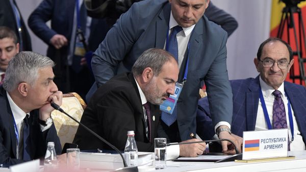 Премьер-министр Армении Никол Пашинян на заседании Высшего Евразийского экономического совета, приуроченного к пятилетию подписания Договора о Евразийском экономическом союзе (29 мая 2019). Нур-Султан - Sputnik Армения