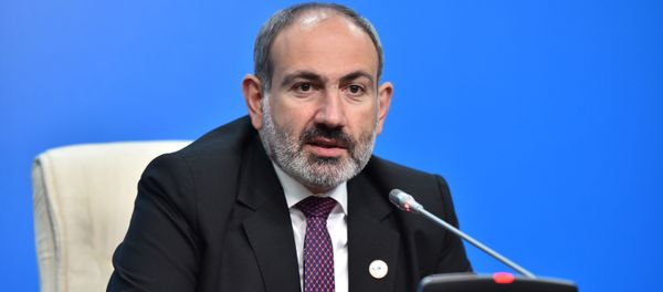 Премьер-министр Армении Никол Пашинян и председатель ЕЭК Тигран Саркисян выступили с заявлением для прессы (29 мая 2019). Нур-Султан - Sputnik Արմենիա