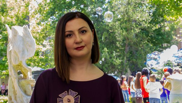 Директор БФ Дорога жизни Елена Багдасарян Директор БФ Дорога жизни Елена Багдасарян - Sputnik Արմենիա