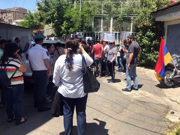 Բողոքի ակցիա Երևանում. ակտիվիստները պահանջում են փակել «Սորոսի հիմնադրամը». լուսանկարներ - Sputnik Արմենիա