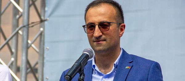 Министр здравоохранения Арсен Торосян на флэш-мобе приуроченному к Международному дню без тобака (31 мая 2019). Еревaн - Sputnik Армения