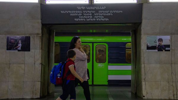 Фотовыставка Следующая станция - Детство в Ереванском метрополитене (1 июня 2019). Еревaн - Sputnik Армения