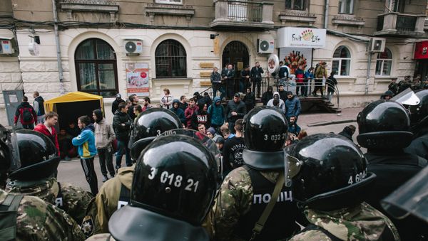 Акции радикалов у украинских филиалов Сбербанка - Sputnik Армения