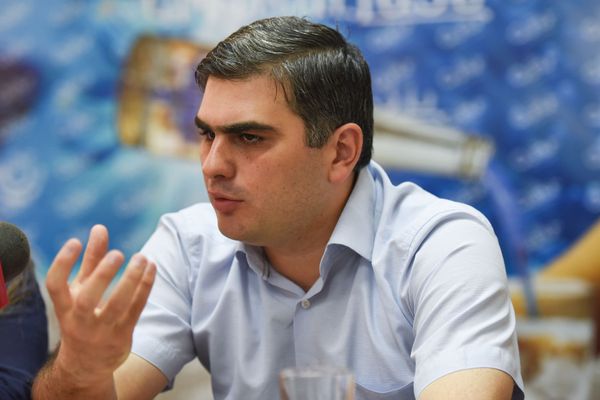 Черно-белое армянской экономики: почему налоговый энтузиазм Пашиняна не заразил эксперта - Sputnik Армения