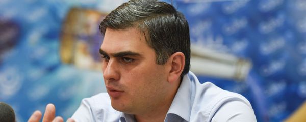 Сурен Парсян на пресс-конференции (3 июня 2019). Еревaн Сурен Парсян на пресс-конференции (3 июня 2019). Еревaн - Sputnik Արմենիա
