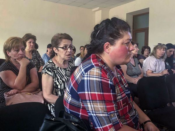 Трещоток не пустили на работу: швеям фабрики Састекс в Гюмри пригрозили вендеттой? - Sputnik Армения