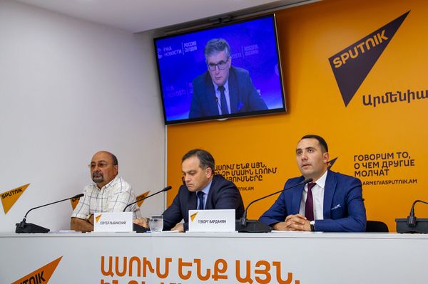 Это успешная страна: российские специалисты раскрыли формулу уникальности Армении Это успешная страна: российские специалисты раскрыли формулу уникальности Армении - Sputnik Армения