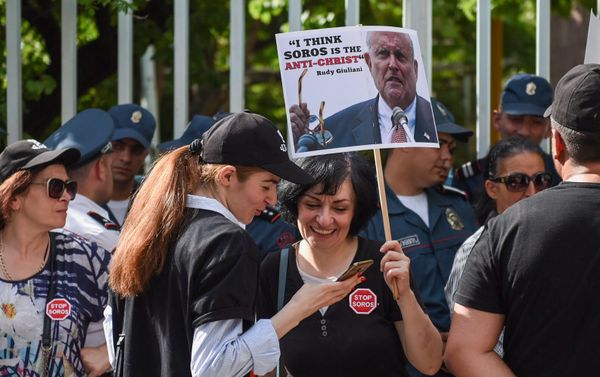 Акция протеста против деятельности фонда Сороса в Армении (3 июня 2019). Еревaн - Sputnik Армения