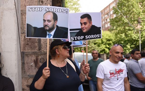 Акция протеста против деятельности фонда Сороса в Армении (3 июня 2019). Еревaн - Sputnik Армения