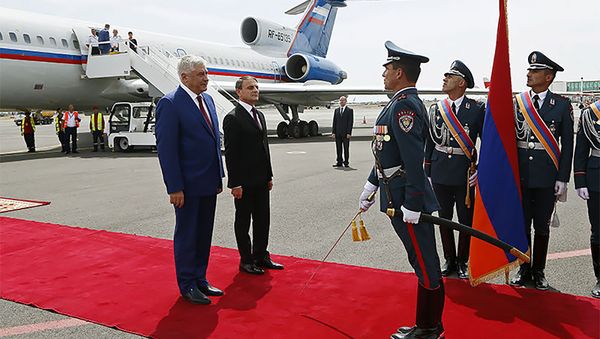 Встреча российской делегации накануне заседания Объединенной коллегии МВД РФ и Полиции РА (3 июня 2019). Еревaн - Sputnik Армения