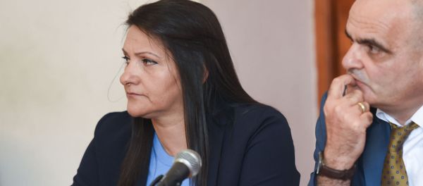 Назик Амирян и адвокат Левон Багдасарян на судебном заседании по делу генерала Манвела Григоряна и его супруги Назик Амирян (4 июня 2019). Еревaн - Sputnik Армения