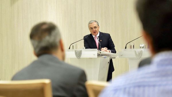 Зограб Мнацаканян на пресс-конференция глав МИД Армении, Греции и Кипра по итогам первой встречи (4 июня 2019). Никосия - Sputnik Արմենիա