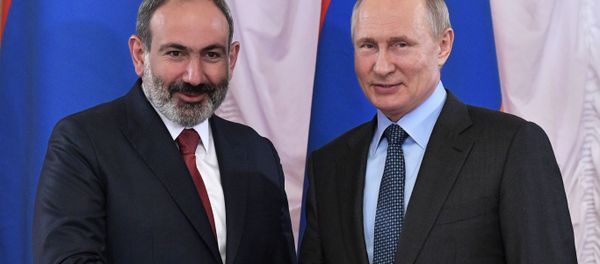 Встреча премьер-министра Армении Никола Пашиняна и президента России Владимира Путина на полях Петербургского международного экономического форума 2019 (6 июня 2019). Санкт-Петербург - Sputnik Армения
