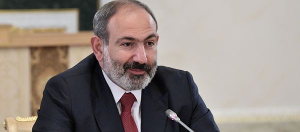 Премьер-министр Армении Никол Пашинян во время встречи с президентом России Владимиром Путиным на полях Петербургского международного экономического форума 2019 (6 июня 2019). Санкт-Петербург - Sputnik Արմենիա