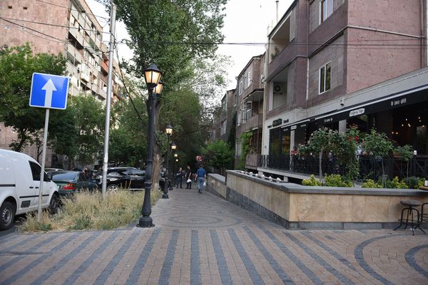 КГБ Ильича не ловил, и все стекались туда: тихие тайны улицы Пушкина в Ереване - Sputnik Армения