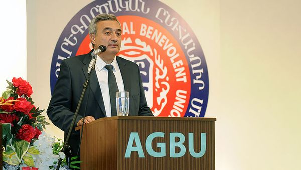 Выступление директора Института истории Ашота Мелконяна перед осуществляющими миротворческую миссию армянскими военнослужащими (23 апреля 2017). Ливан - Sputnik Армения