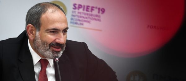 Премьер-министр Армении Никол Пашинян на пресс-конференции в рамках ПМЭФ-2019 (7 и-ня 2019). Санкт-Петербург - Sputnik Արմենիա