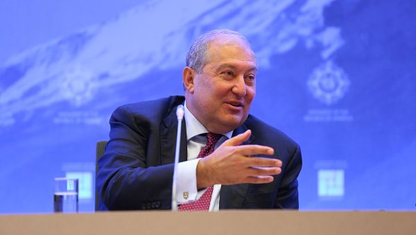 Президент Армен Саркисян на пресс-конференции форума Armenian Summit of Minds (8 июня 2019). Дилижан - Sputnik Армения