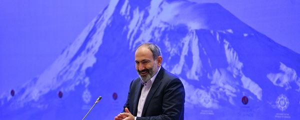 Рыступление премьер-министра Никола Пашиняна на форуме Armenian Summit of Minds (8 июня 2019). Дилижан - Sputnik Армения