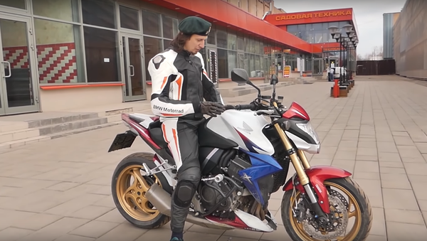 Известный российский мотоблогер Артем Болдырев - автор YouTube-канала Moto nexus. - Sputnik Армения