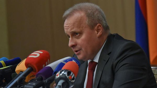 Пресс-конференция Чрезвычайного и Полномочного посла России в Армении Сергея Копыркина (11 июня 2019). Еревaн Пресс-конференция Чрезвычайного и Полномочного посла России в Армении Сергея Копыркина (11 июня 2019). Еревaн - Sputnik Армения