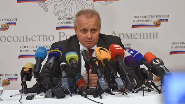 Пресс-конференция Чрезвычайного и Полномочного посла России в Армении Сергея Копыркина (11 июня 2019). Еревaн - Sputnik Արմենիա
