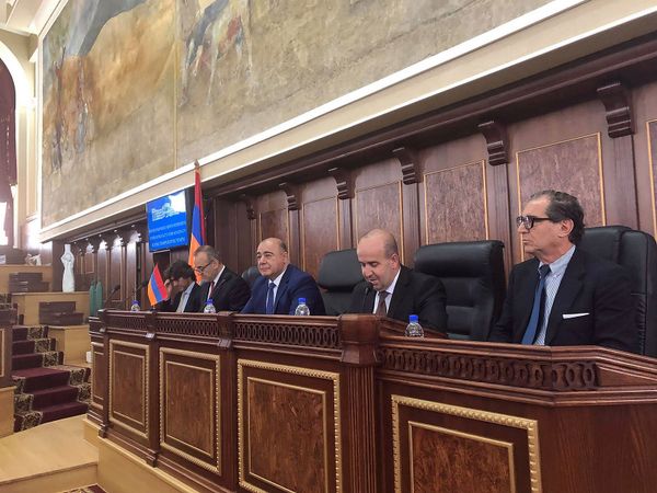 Լուրջ նպատակներով ու մեծ պատվիրակությամբ. Գյումրին հյուրընկալել է իտալացիներին  - Sputnik Արմենիա