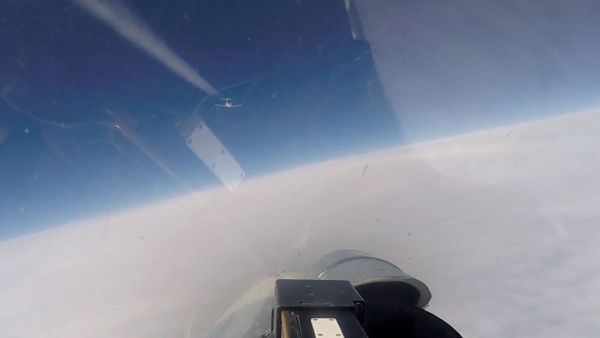 Видео перехвата Су-27 двух самолетов разведчиков над Балтикой - Sputnik Армения