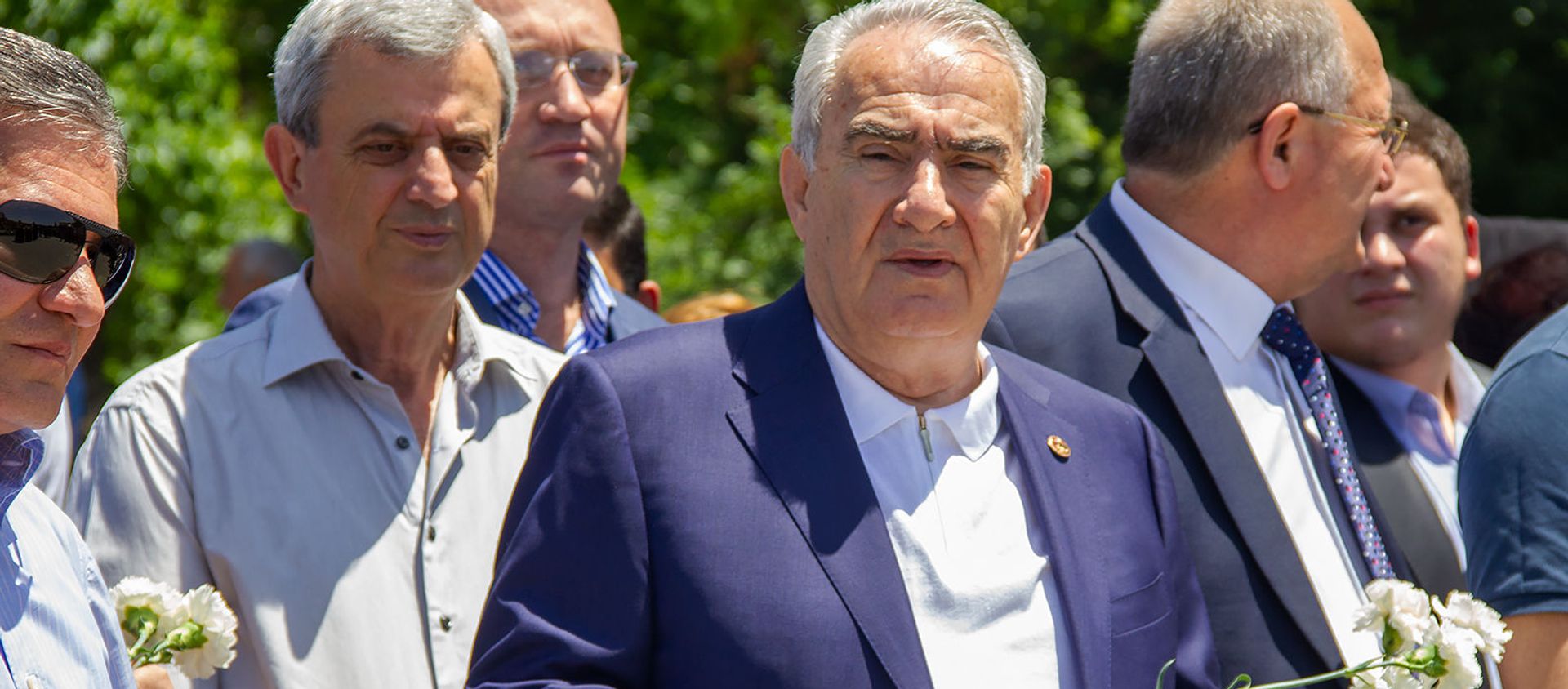 Галуст Саакян посетил могилу покойного премьер-министра Андраника Маркаряна (12 июня 2019). Еревaн - Sputnik Армения, 1920, 01.06.2020