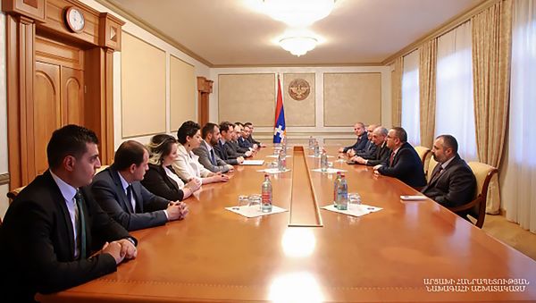 Встреча мэра Еревана Айка Марутяна и президента Карабаха Бако Саакяна (13 июня 2019). Степанакерт - Sputnik Արմենիա