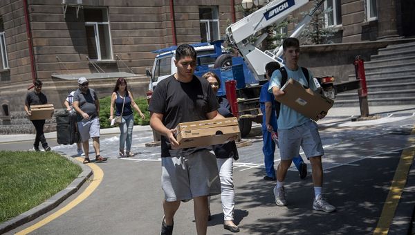 Подростки из Диаспоры в рамках волонтерской работы в Армении побывали в Реабилитационном центре защитника Отечества (13 июня 2019). Еревaн - Sputnik Արմենիա