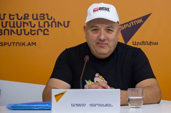 Он не давал змеям размножаться: в чем еще обвиняют директора зоопарка его сотрудники - Sputnik Армения