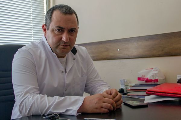 Հայ բժշկը կերակրափողի քաղցկեղի բացառիկ վիրահատություն է արել. հիվանդն արդեն ուտում–խմում է - Sputnik Արմենիա