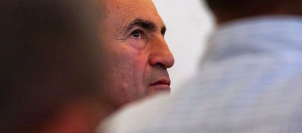 Роберт Кочарян наблюдает за выступлением адвоката Севака Торосяна на судебном заседании по делу 1 марта (14 июня 2019). Еревaн - Sputnik Արմենիա